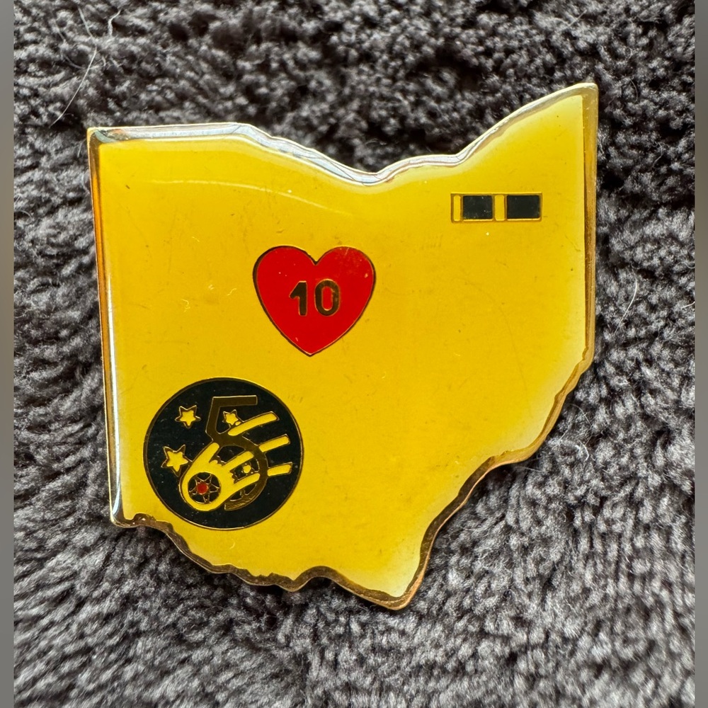 Bundle 3 for $10. Heart of Ohio vintage hat lapel pin